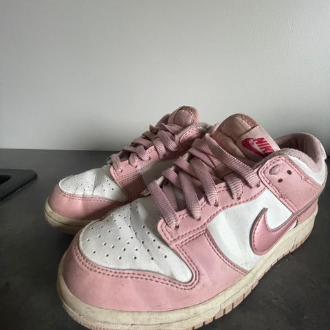 Pent brukte Nike dunk sneakers!