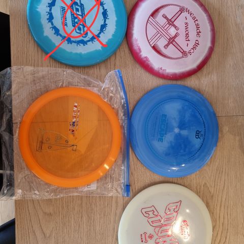 Frisbeegolf disker selges