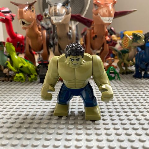 Hulk Lego minifigur (fra settet 76131)