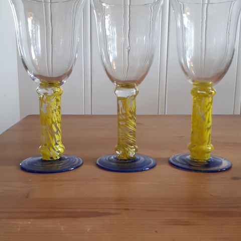 3 vakre vinglass - kunstglass