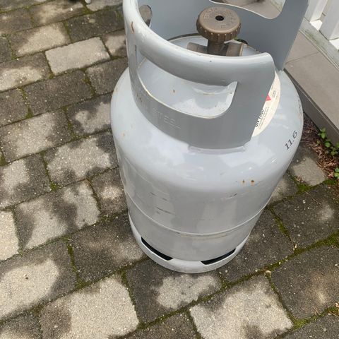 Industriflaske full av gass kr 500