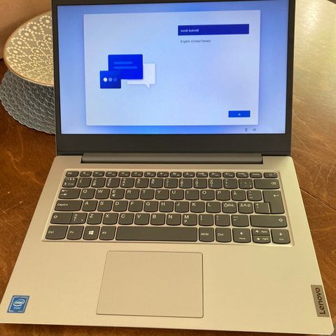 Lenovo IdeaPad 1 Cel/4/64 14" bærbar