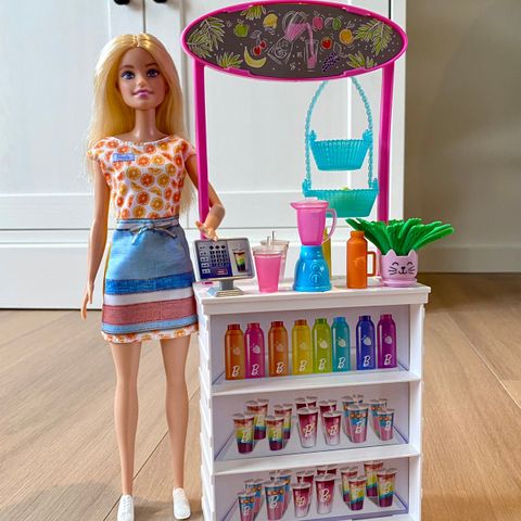 Barbie smoothie bar