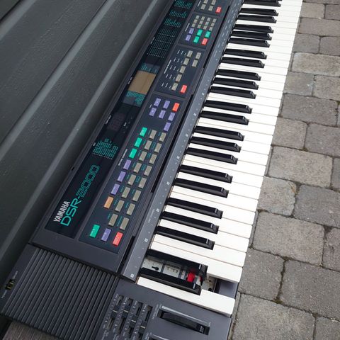 Yamaha DSR-2000 FM arrangementkeyboard 1988