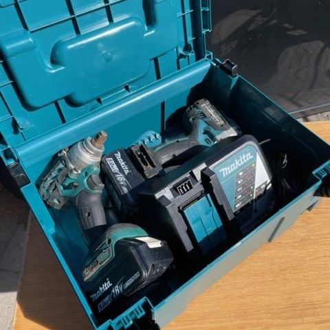 MAKITA DTW285 MUTTERTREKKER, DDF481 BORSKRUTREKKER, HURTIG LADER, KOFFERT