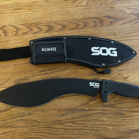 SOG kukri