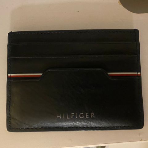 LOMMEBOK / WALLET FRA TOMMY HILFIGER