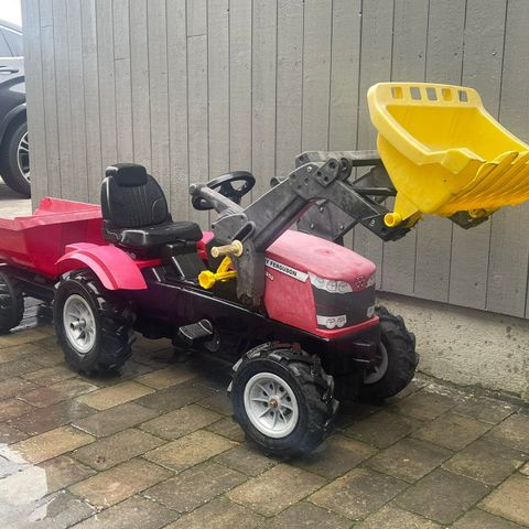 Massey Ferguson - traktor for barn