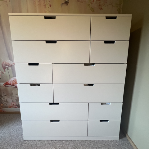 Hvit Nordli IKEA kommode 12 skuffer 120x145 cm