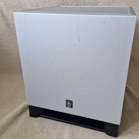 YAMAHA SW-P440 aktiv subwoofer, t.o.m 15.08 pga flytting