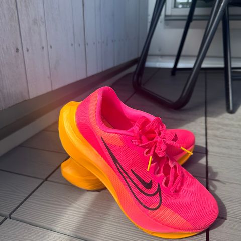 Nike zoom fly 5 (str. 40)