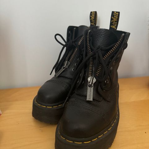 Dr. Martens sko