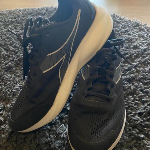 Diadora joggesko