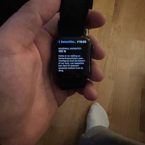 Apple Watch Series 6 44mm GPS + 4G LTE (100% batterikapasitet! Nesten ubrukt)