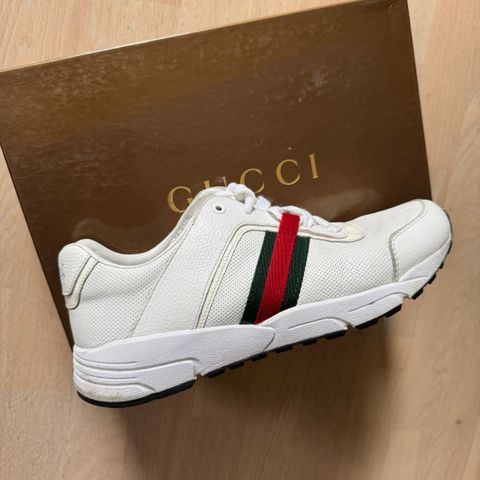 Gucci sneakers - str 40