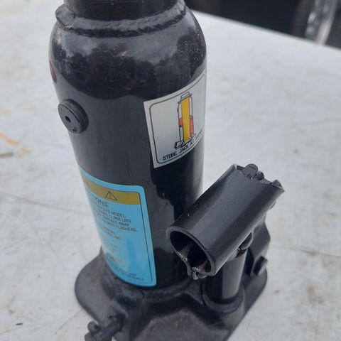 Hydraulic jack for passenger car, jeep.