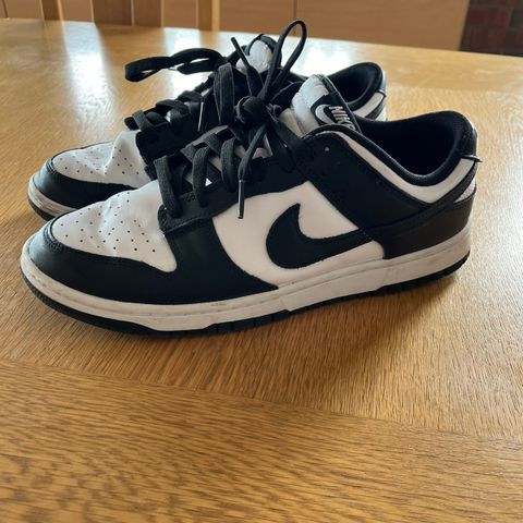 Nike dunk low panda strl 43