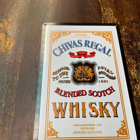 Chivas Regal Blended Scotch Whisky. Skilt I Tynt Alu 20X30 cm. Bar, Dekor