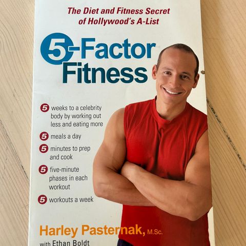 Bok 5 factor Fitness