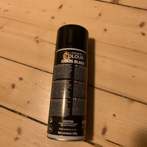 Nesten ubrukt spraymaling fra citadel colour