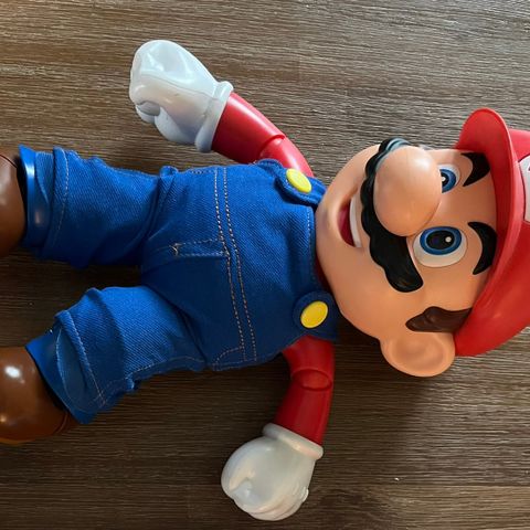 Super mario dukke