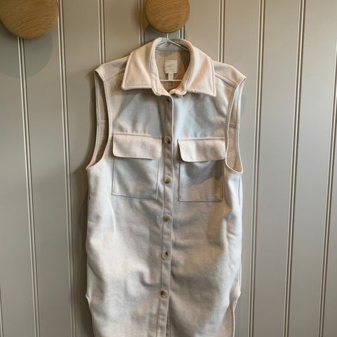 Pen vest/ermeløs kåpe- fra H&M