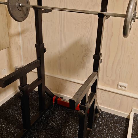 Squat rack / knebøystativ