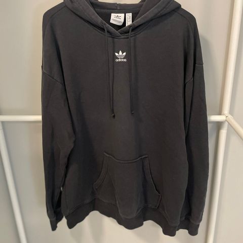 Adidas hettegenser