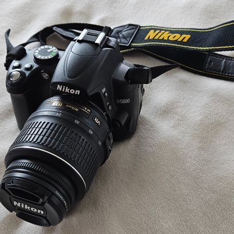 Nikon D5000