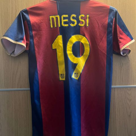 Barcelona drakt med Messi#19 bakpå