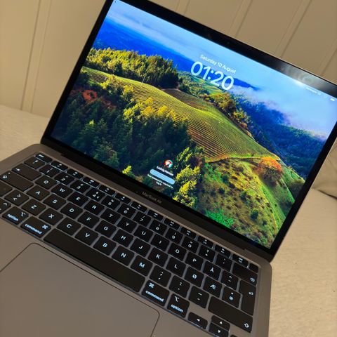 MacBook air M1 8Gb/256gb (2020)