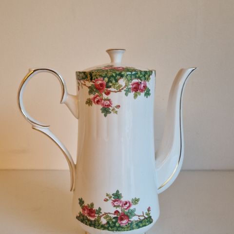 Olde English Garden. Royal Stafford. Bone China. Made in England. Kaffekanne.