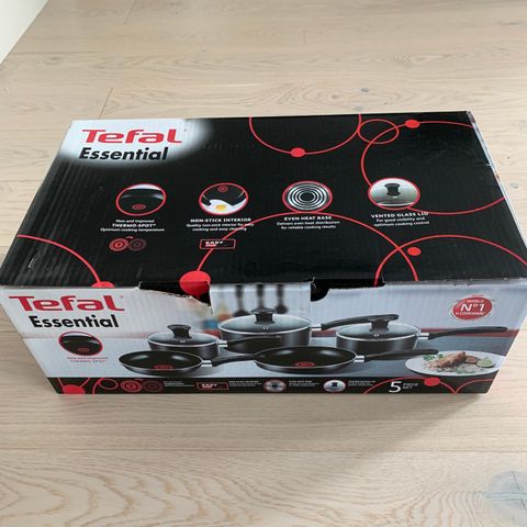 RESERVERT Sett med gryter og panner fra Tefal (ikke induksjon)