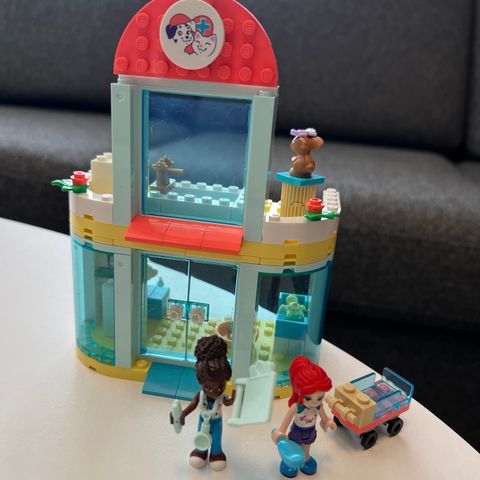 Lego Friends Dyreklinikken 41695