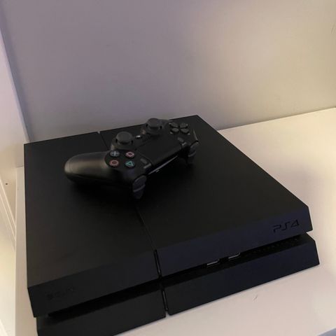 Playstation 4 + spill