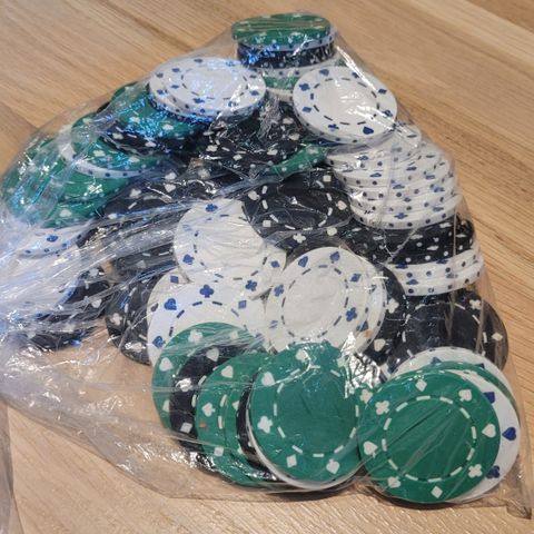 1 pose med 50+ pokerchips gis bort