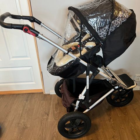 Mountain Buggy med toddler-del gis bort