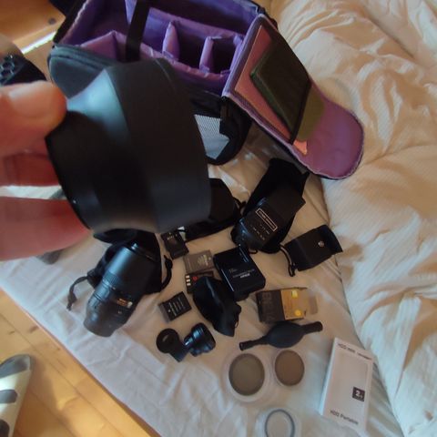 NIKOn D5200 - blitz - fotobag - makro/telelinse - optiker +4 osv - kost