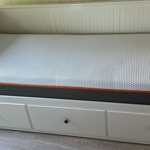 Hemnes seng