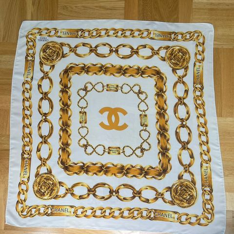 Chanel silke skjerf 90x90 cm