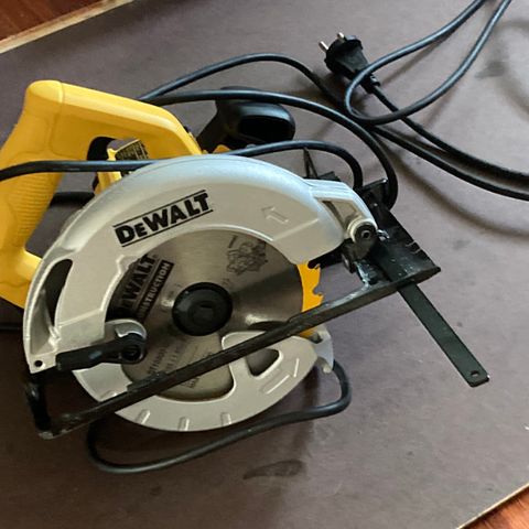 SELGER DEWALT CIRKEL SAG TYPE 1   /.  230V   /. DW 550  / 1200 W