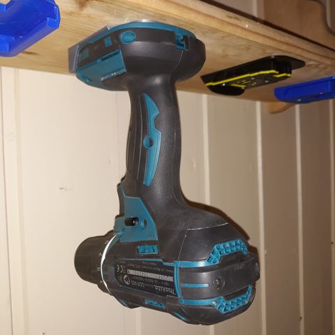 Verktøyholder/maskinholder til Makita 18V maskiner