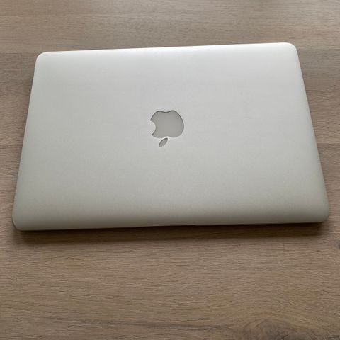 MacBook Air 2017 modell, 121 GB lagring