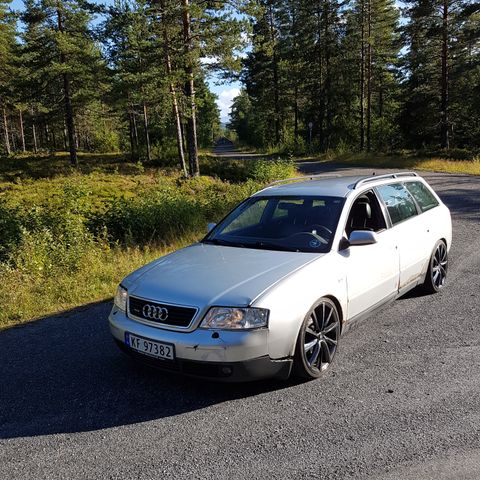 Audi A6 2001 kjørbar delebil/rep objekt