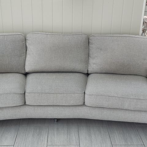 Beige 3-seters sofa til salgs- pris nedjusteres hvis henting omgående