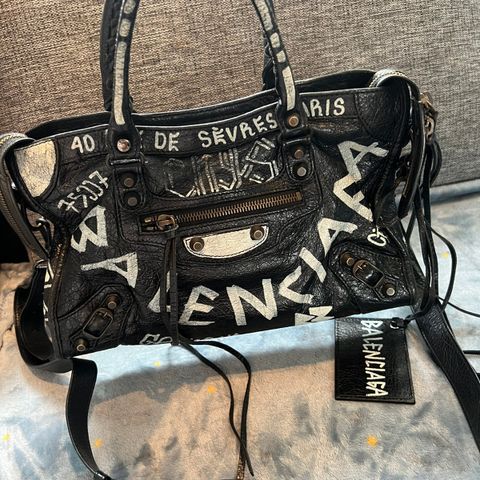 Balenciagy City Graffiti veske