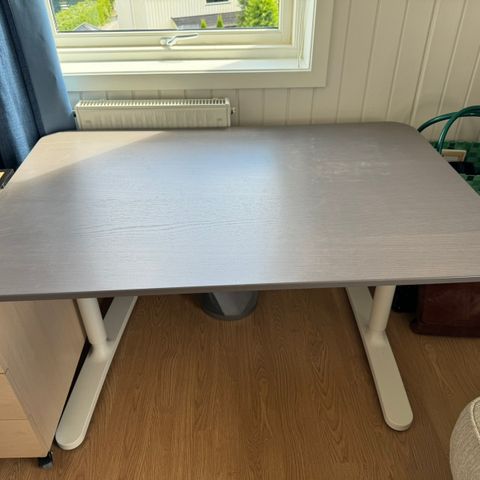 Ikea Bekant skrivebord - kontorpult