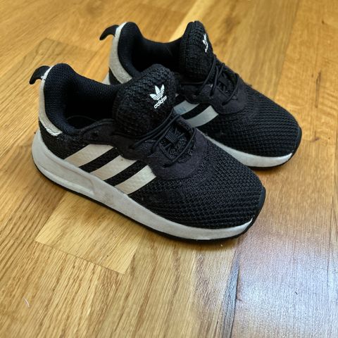 Adidas joggesko, str 24