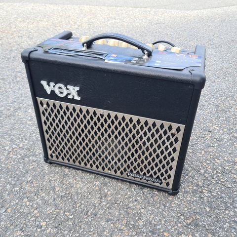 Vox Guitar Amplifier, VT15 Valvetronix