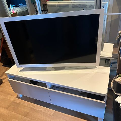 IKEA tv med tv-benk